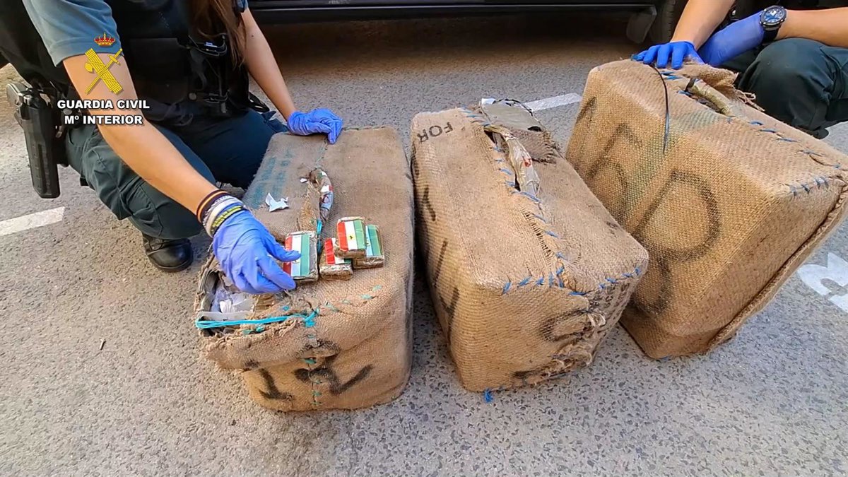 Detienen en Villarrobledo a un hombre de La Línea con 310 kilos de hachís en su furgoneta