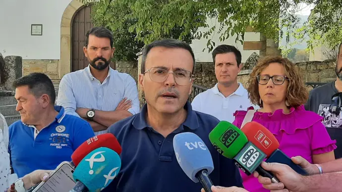 Gallardo critica a Guardiola por la falta de prevención en incendios y las ayudas improvisadas