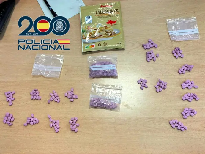 La Policía Nacional captura a un hombre con 320 pastillas de éxtasis en el barrio de las Delicias