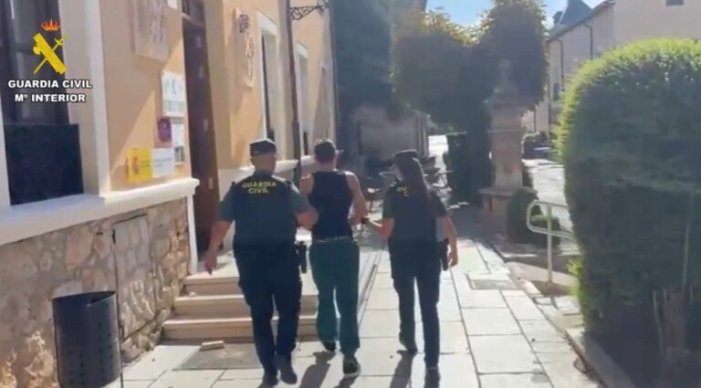 Joven arrestado en Lerma (Burgos) por amenazar a su madre con un cuchillo