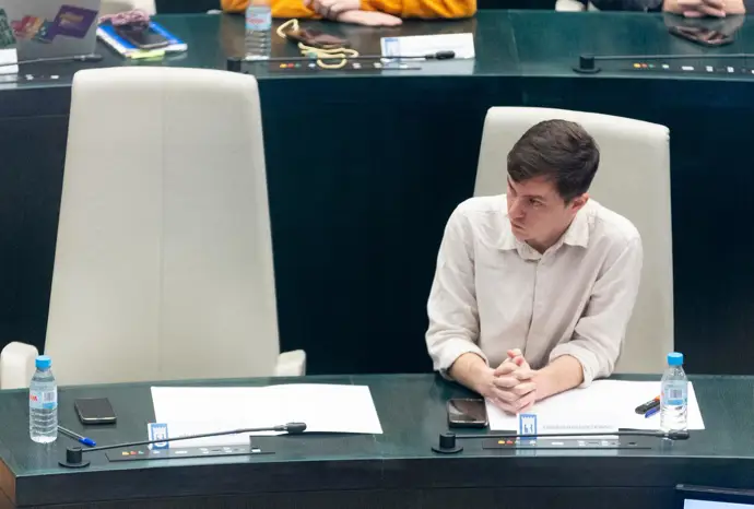 Rubiño critica a Almeida por afectar a Madrid con un turismo descontrolado y dificultades para