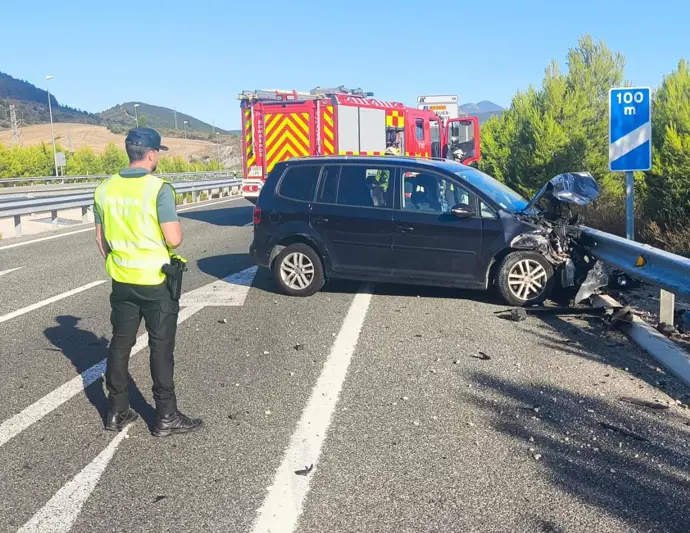 Tres personas resultaron heridas en un choque por alcance en la A-21, a la altura de Aldunate