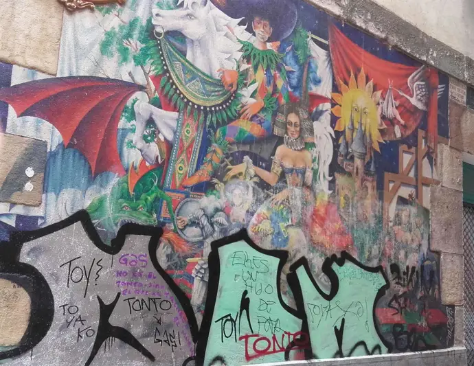 El Ayuntamiento de Bilbao rehabilita el mural dañado en el cantón Julián Echevarría en el Casco