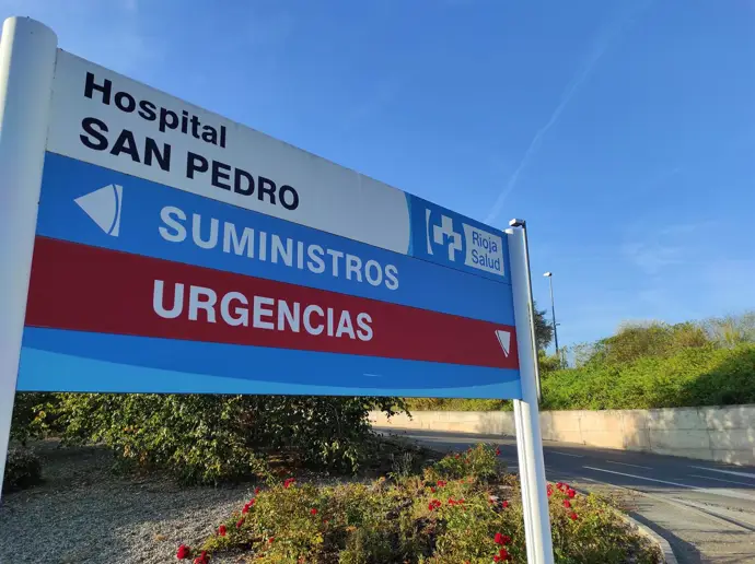 Joven de 25 años lesionado en un choque entre un coche y una bicicleta en Somosierra con