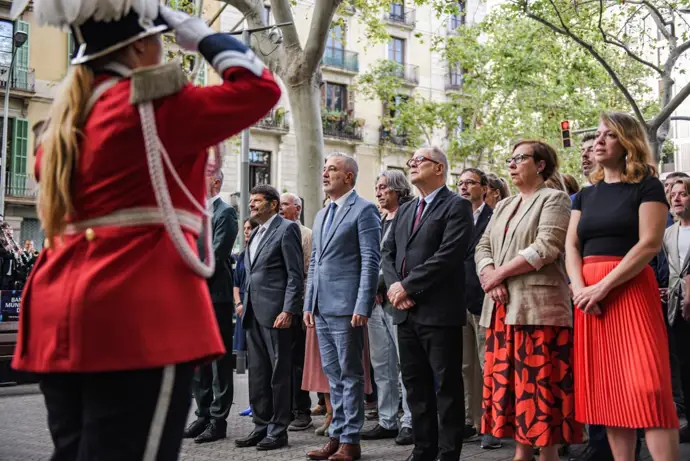 Collboni expresa su tristeza por la "hostilidad" hacia el catalán, viéndolo como un vínculo en