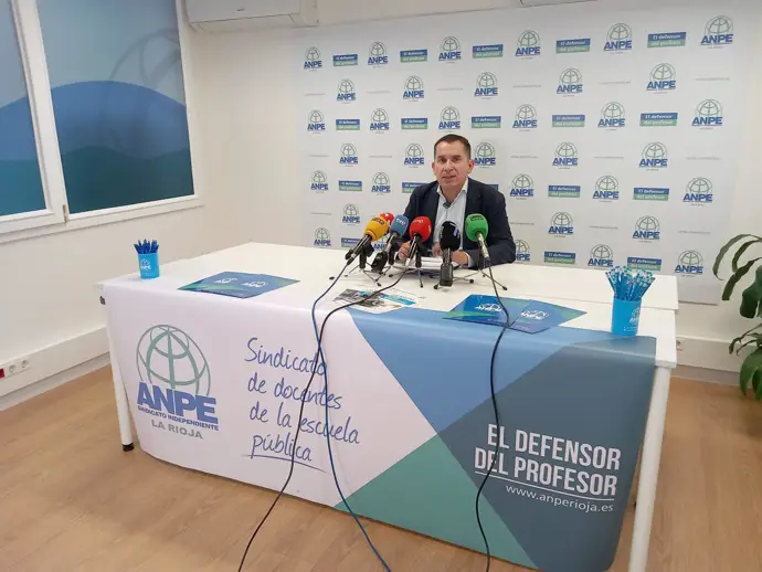 Anpe solicita mejoras en sustituciones y estabilidad docente, alertando de 50 plazas vacantes