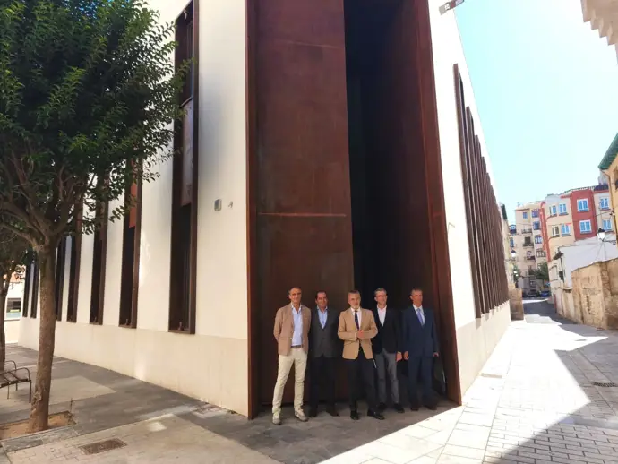 Tragsatec empleará a 44 trabajadores en la primera planta del Colegio San Bernabé antes de