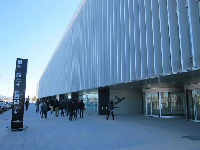 El aeropuerto internacional de la Región de Murcia alcanza más de 126.000 pasajeros en agosto y