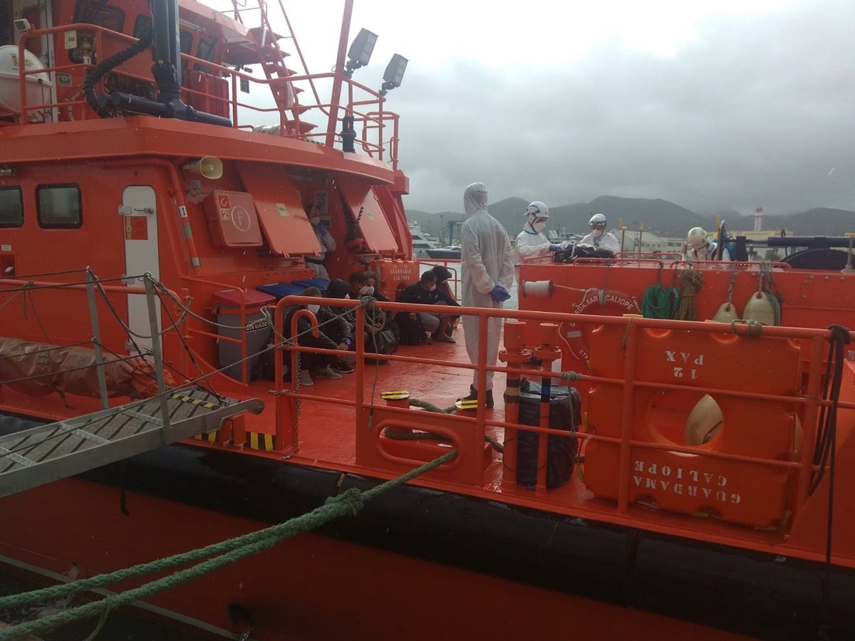 Diecinueve migrantes fueron rescatados en Formentera, en el camino de S'Estufador.