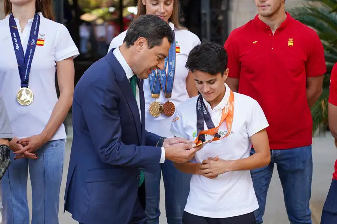 Moreno celebra la victoria de la granadina María Pérez, quien revalida el oro en marcha en el
