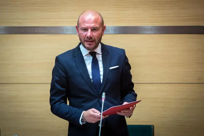 València promueve actividades, pero la Generalitat no cumple con su responsabilidad en la