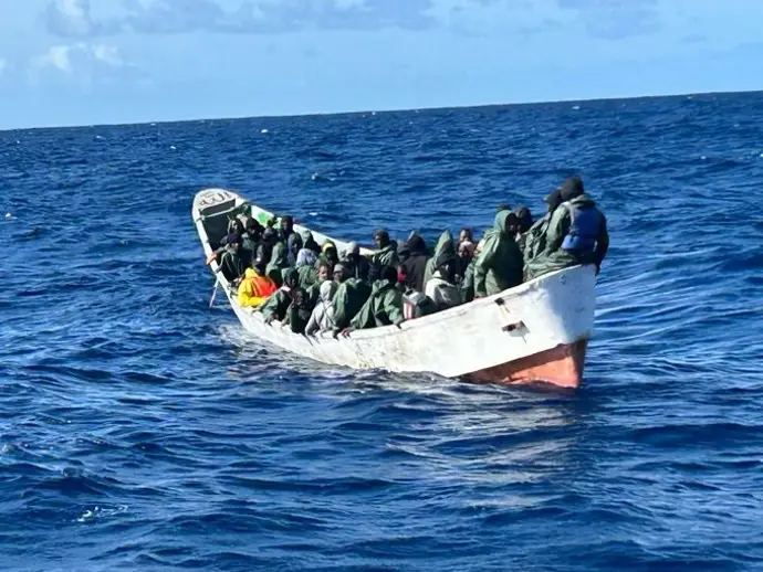 Un cayuco con 64 migrantes llega a La Restinga, en El Hierro, en busca de nuevas oportunidades