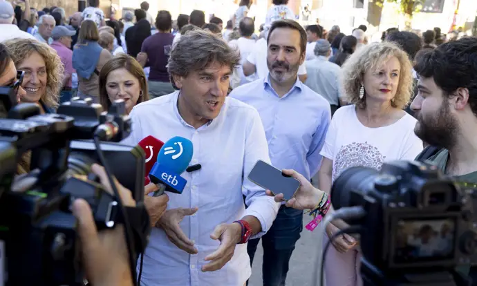 Andueza critica a los partidos por su apoyo al PP y a la ultraderecha respecto al centro Arana