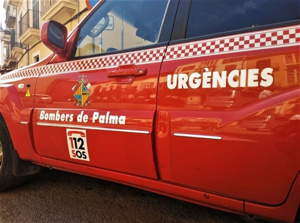 Incendio en el tercer piso de un edificio en Palma afecta a nueve personas por inhalación de humo