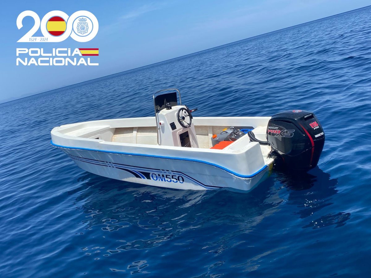 Rescatan a 46 personas a 13 millas al sur de Cabrera