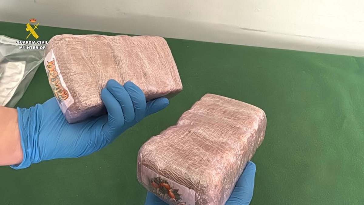 Tres personas arrestadas en Haro por tráfico de drogas durante un control de la Guardia Civil en