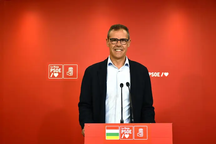 El PSOE insta a la consejería de Educación a liderar la gestión de la política educativa en