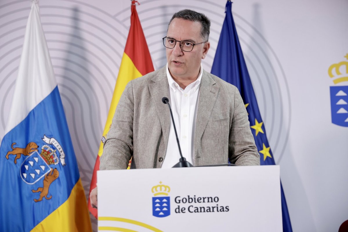Suárez destaca el inicio de clases en Canarias y el acuerdo para reducir ratios en español
