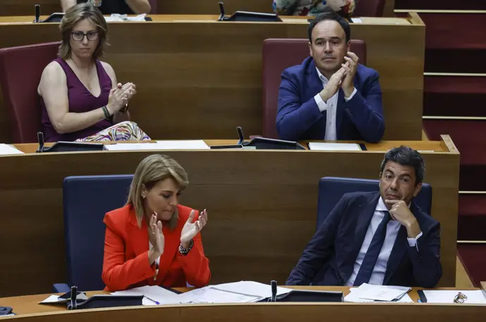 La oposición califica de "inaudita" la nueva remodelación del Consell, y el PP destaca que las