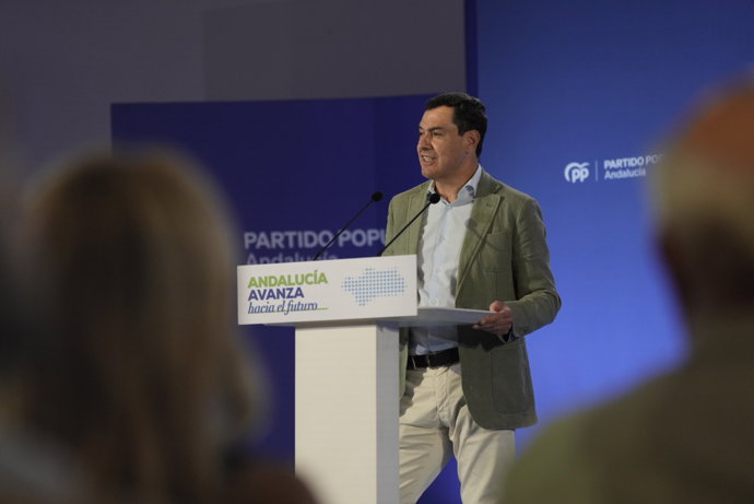 El presidente del PP-A y de la Junta de Andaluc&iacute;a, Juanma Moreno, en su intervenci&oacute;n en la reuni&oacute;n de la Junta Directiva.