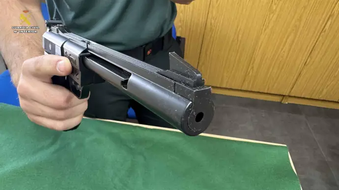 La Guardia Civil denuncia a un residente de Logroño por llevar y mostrar una pistola de aire en