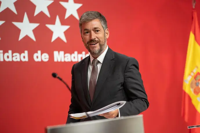 El gobierno de Ayuso considera que la huelga de vigilantes en Barajas es un plan de Moncloa para