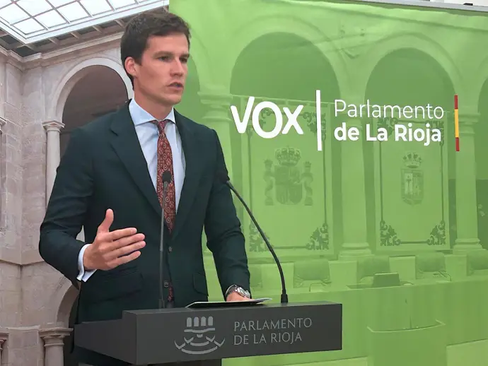 Vox sugiere prohibir el velo islámico en edificios públicos de La Rioja para salvaguardar la
