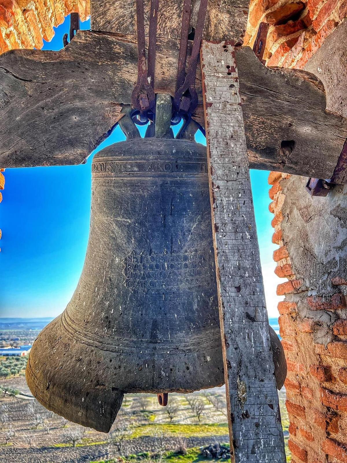 Cuatro arrestados y un sospechoso por el robo de la campana en la ermita de Cebolla de 1806