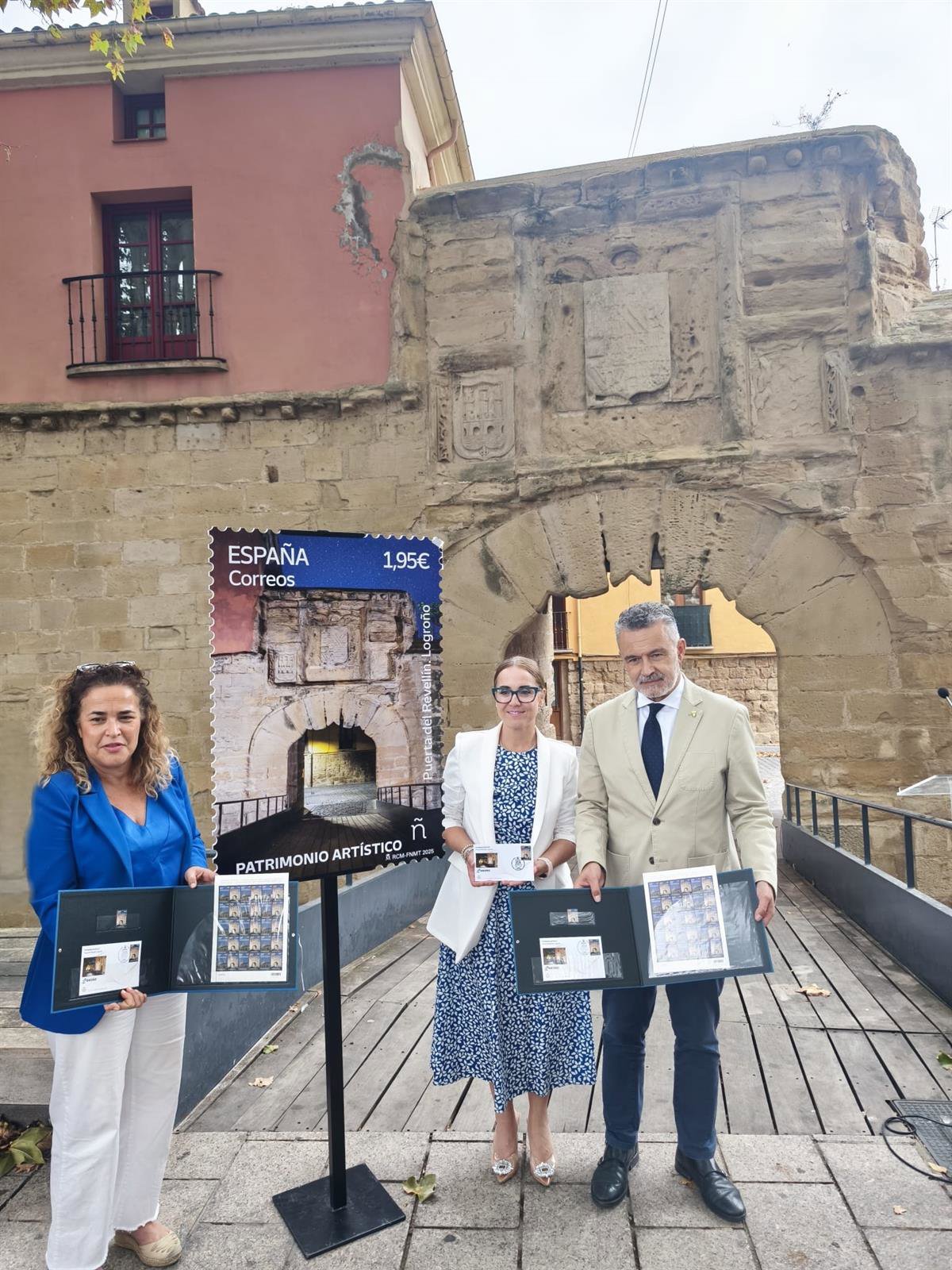 Correos lanza un sello en homenaje a la Puerta del Revellín de Logroño