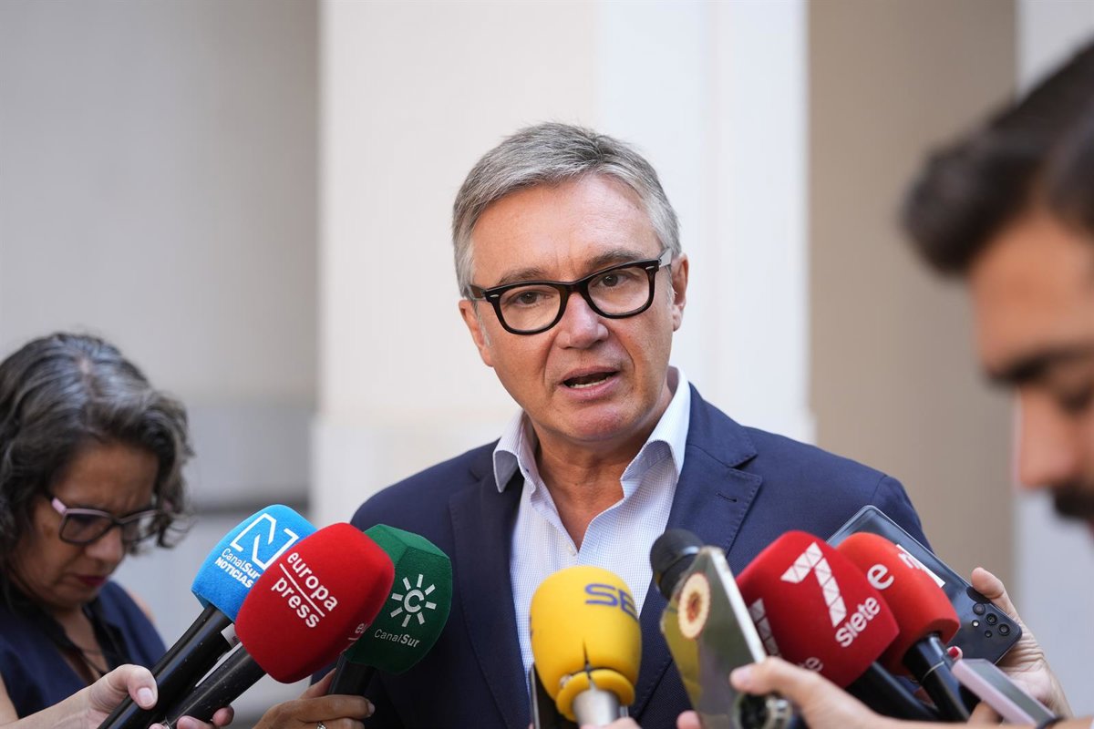 Vox no descarta unirse al Gobierno andaluz si Moreno no logra la mayoría absoluta: "Fuera el PP te