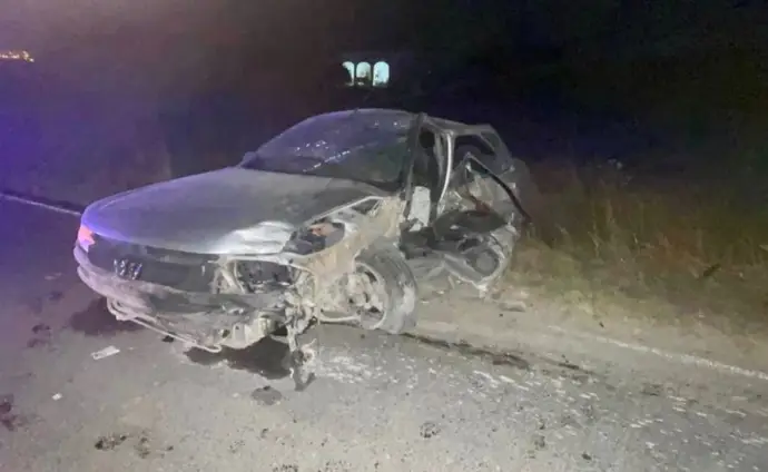 Muere una persona en un choque entre un camión y un coche en la CA-6104 de Arcos, Cádiz