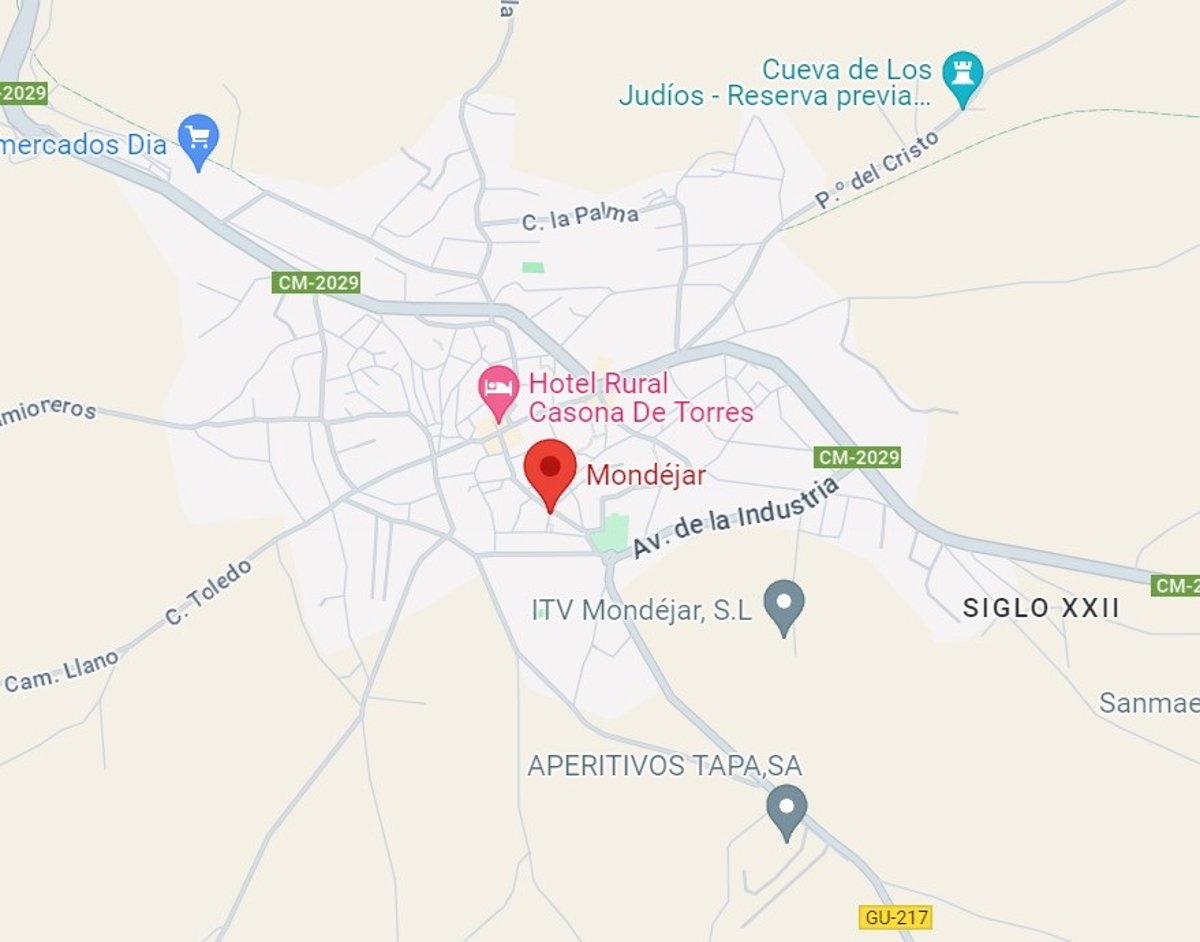 Hombre herido por una cornada en la plaza de toros de Mondéjar durante una corrida