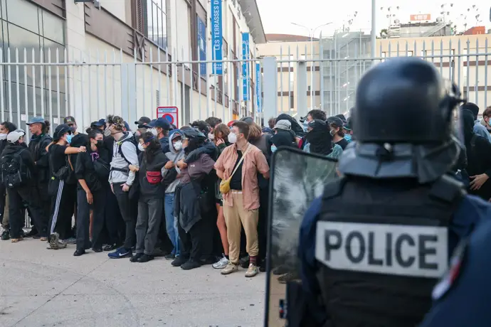 La jornada de protestas en Francia inicia con más de 50 detenidos por desórdenes públicos