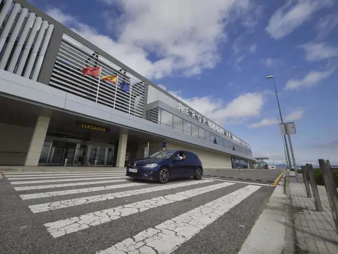 Aena planea invertir en el aeropuerto de Pamplona para ampliar la pista y aumentar la seguridad