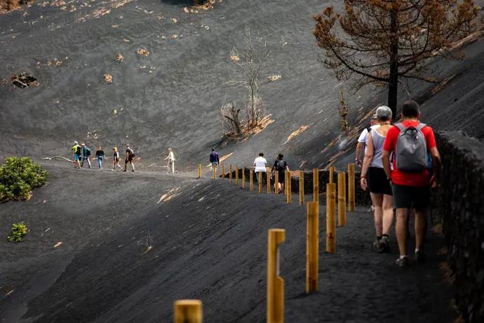 La Palma recupera su atractivo turístico cuatro años después, aunque con un Tajogaite sin