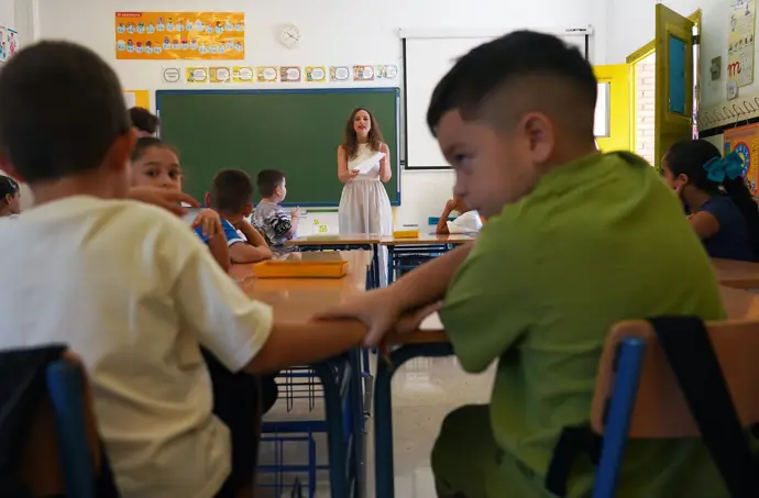 Clases presenciales suspendidas en siete centros de Santa Cruz de Tenerife por el calor extremo