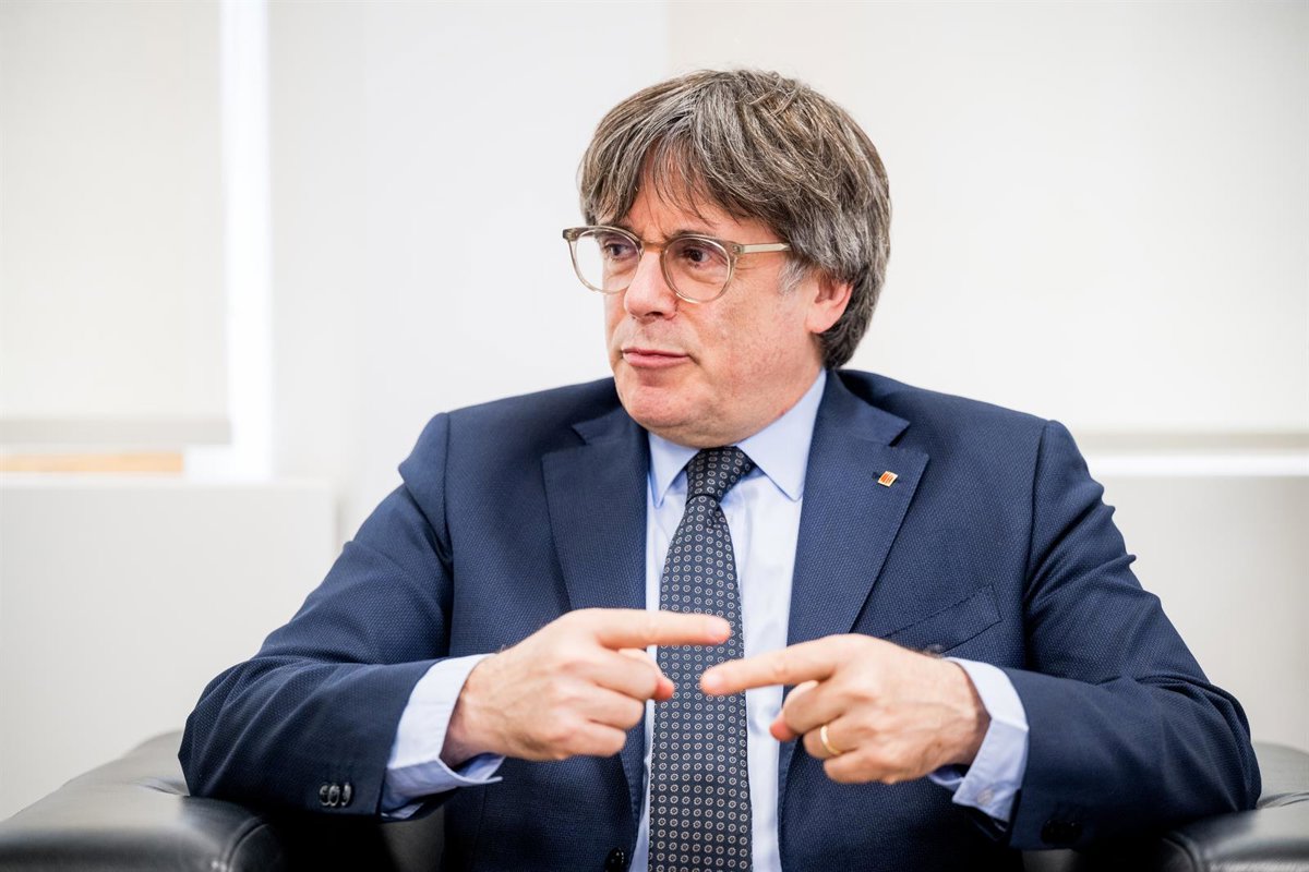 Puigdemont convocará el lunes a la permanente de Junts en Bruselas tras la reunión con el PSOE