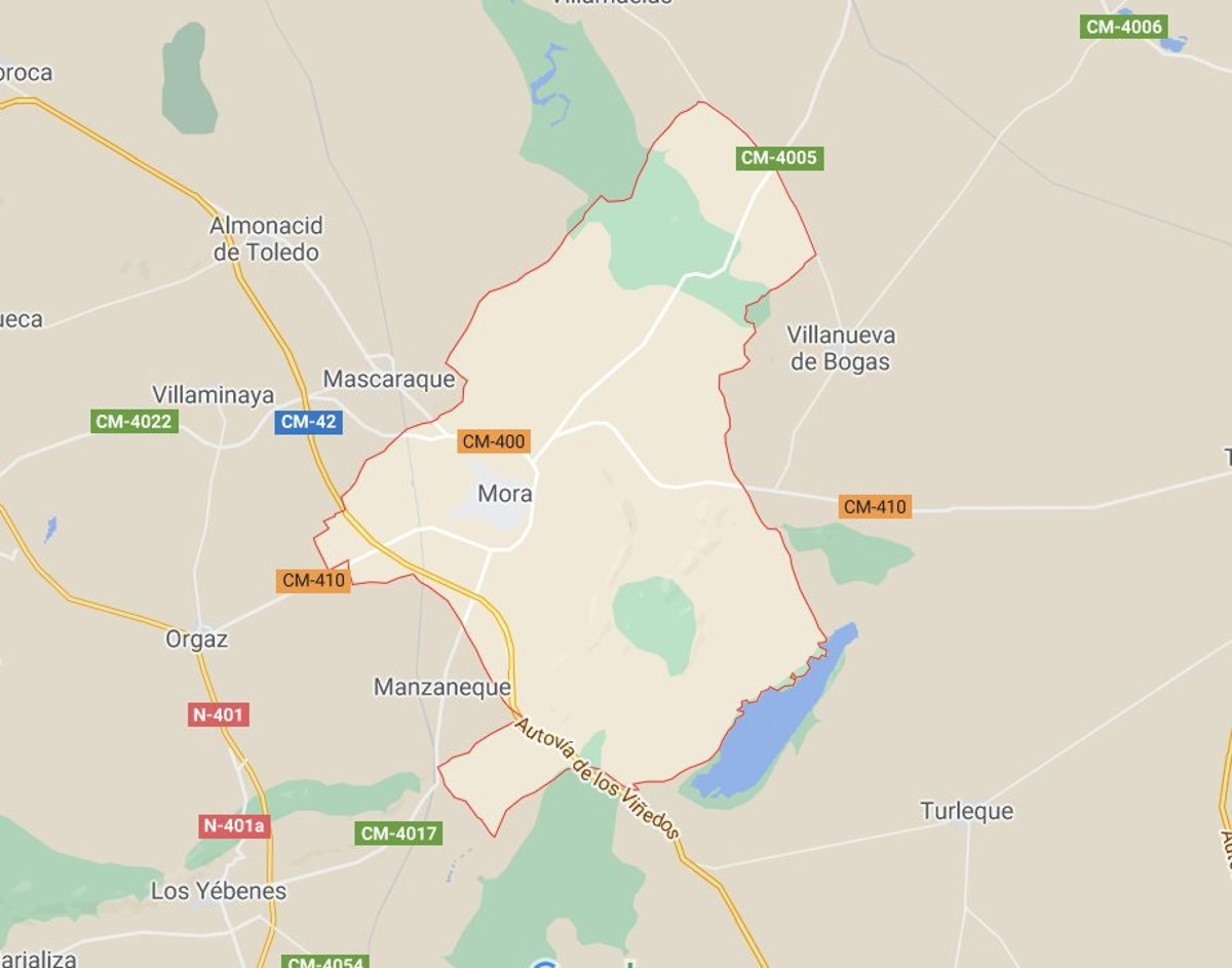 Muere un joven tras golpearse la cabeza al lanzarse a una piscina en Mora