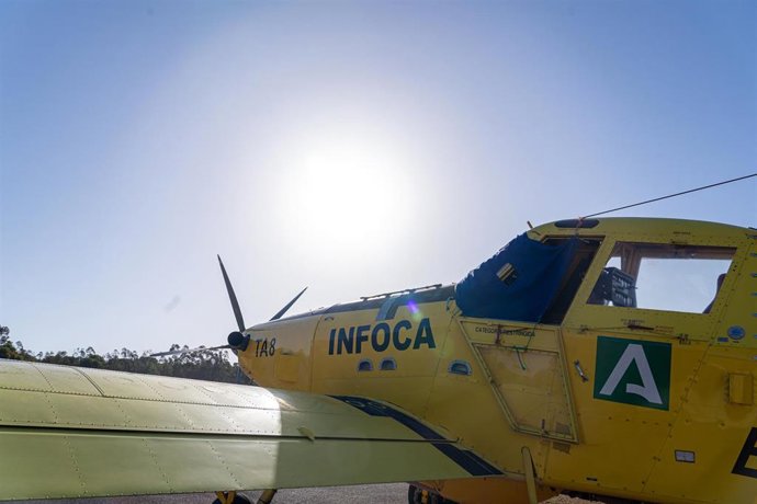 Archivo - Aviones contra incendios modelo AT-802 en las pistas de Las Arenas, a 23 de agosto de 2023, en Huelva, (Andaluc&iacute;a, Espa&ntilde;a). Medios a&eacute;reos desplegados en la base de Las Arenas y en el CEDEFO de Valverde del Camino, Huelva.