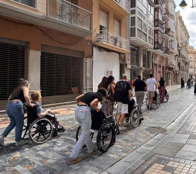Más de 20 voluntarios de UCAM Cartagena visitan a los mayores de las Hermanitas de los Pobres