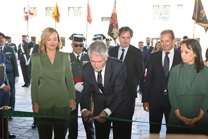 El ministro del Interior afirma que la nueva Comandancia de Zaragoza "era imprescindible" para