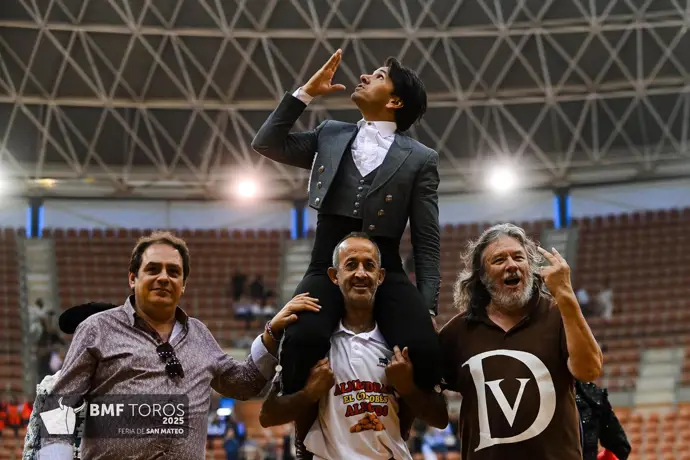 Diego Ventura triunfa en su debut en la Feria de San Mateo de Logroño al abrir la puerta grande