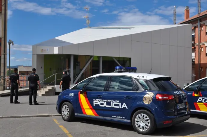 Cuatro arrestados por asaltar una casa en Armunia, agredir a una mujer y llevarse a su hijo