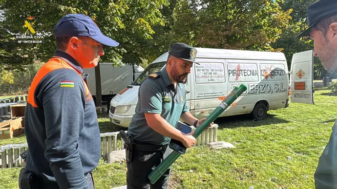 La Guardia Civil asegura la seguridad de los fuegos artificiales con revisiones exhaustivas