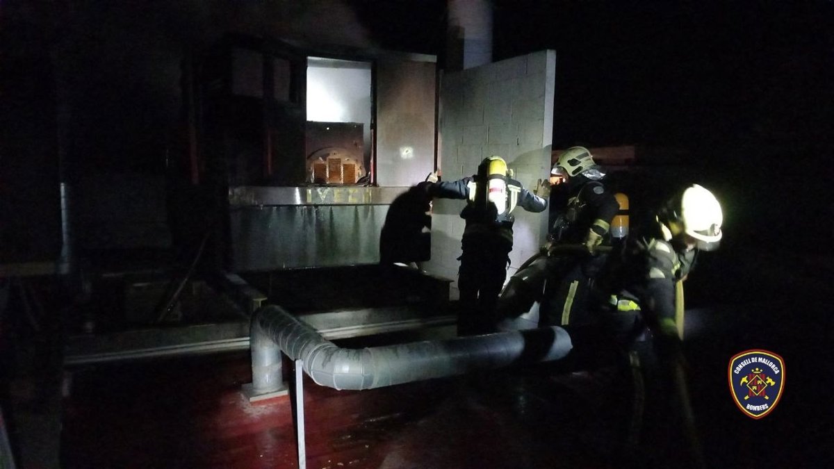 Sofocan un incendio en un hotel de Platges de Muro, Mallorca, sin heridos ni mayores daños