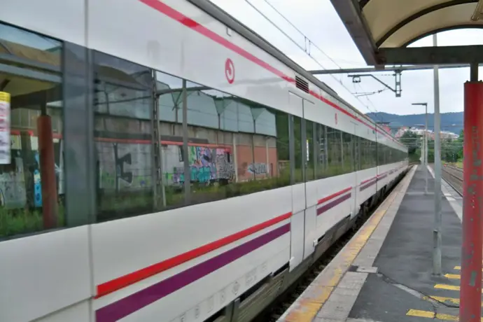 Cercanías sustituirá por autobús el trayecto entre Barakaldo y Santurtzi debido a una avería.