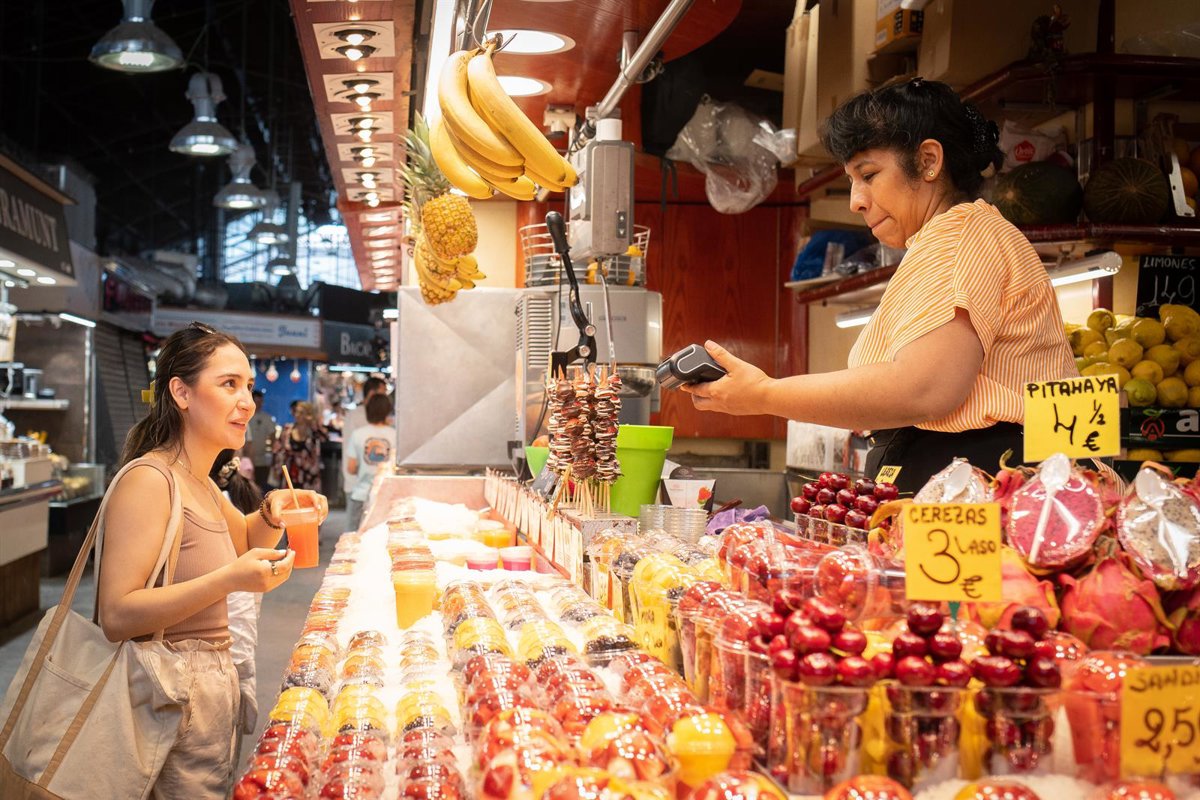 El Mercat de la Boqueria de Barcelona acuerda ofrecer un 50% de productos tradicionales