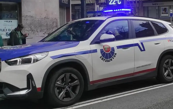 Joven de 18 años arrestado por intentar matar a alguien con varios navajazos en Bilbao