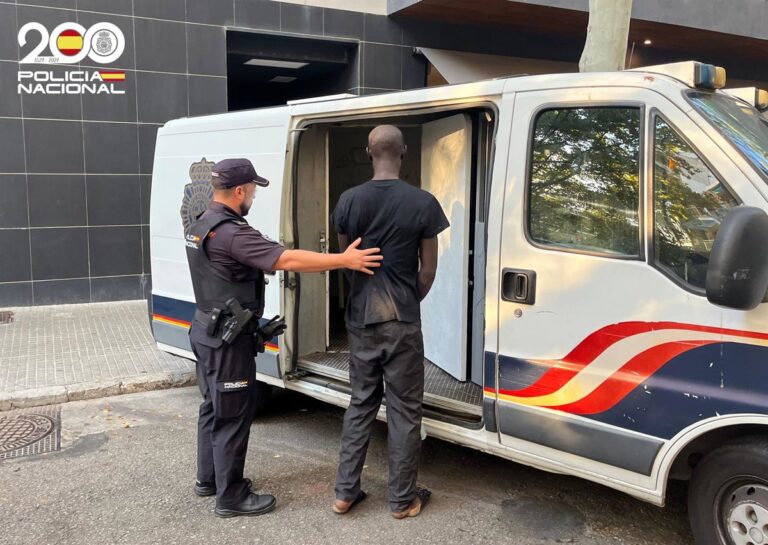 Detenidos por robos violentos en cafeterías, supermercados y colegios de Palma