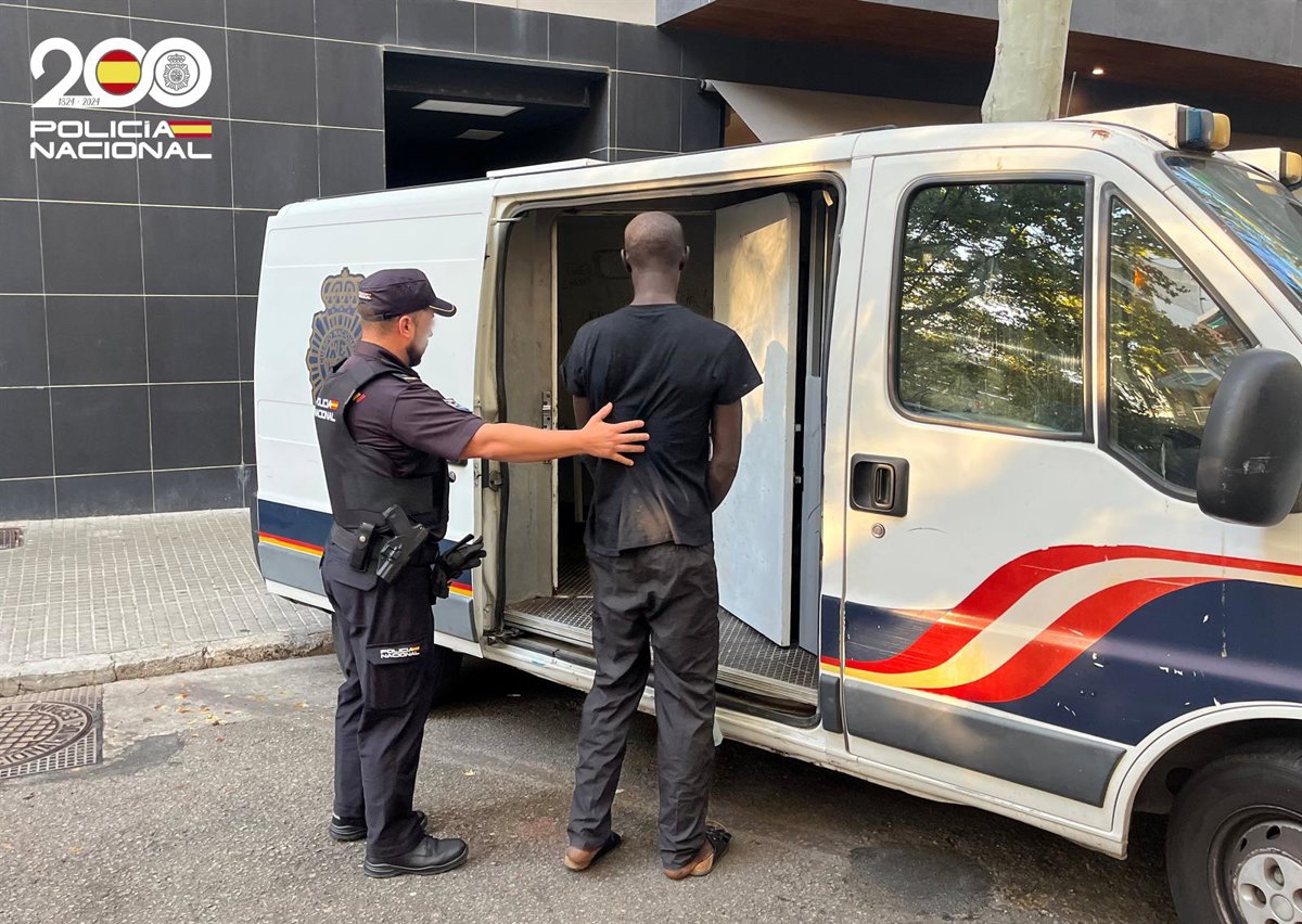 Detenidos por robos violentos en cafeterías, supermercados y colegios de Palma